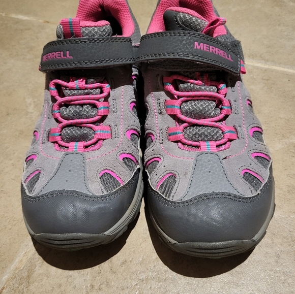 Like New Girls Merrell hiking shoes - Picture 6 of 7